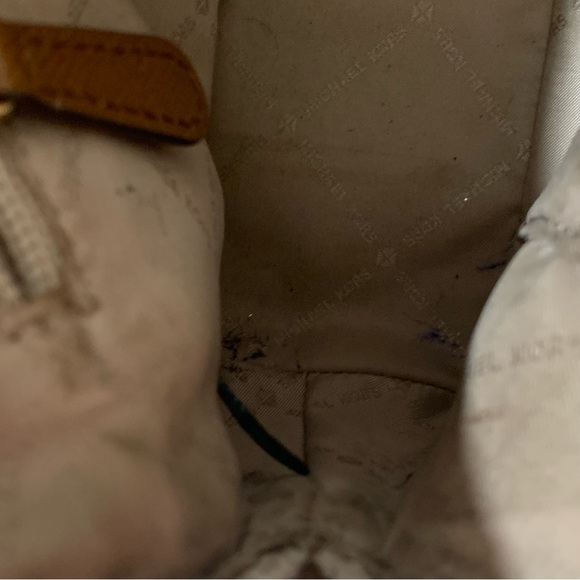 Michael Kors White Crossbody bag and wallet - Picture 4 of 16